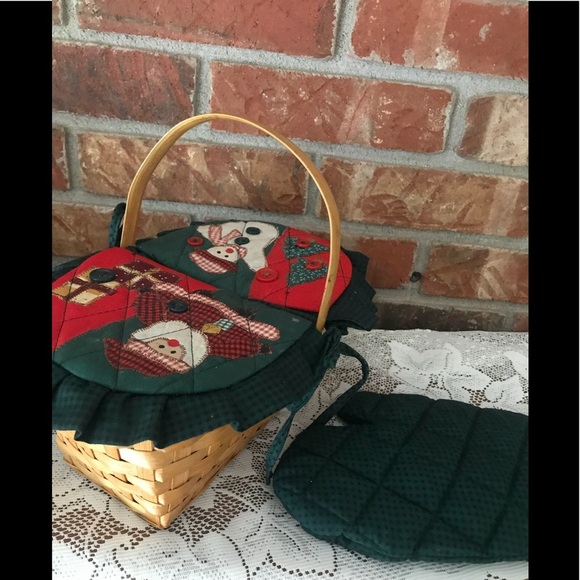 Rare VTG Handcrafted Santa Holiday Wicker Basket - Picture 4 of 11